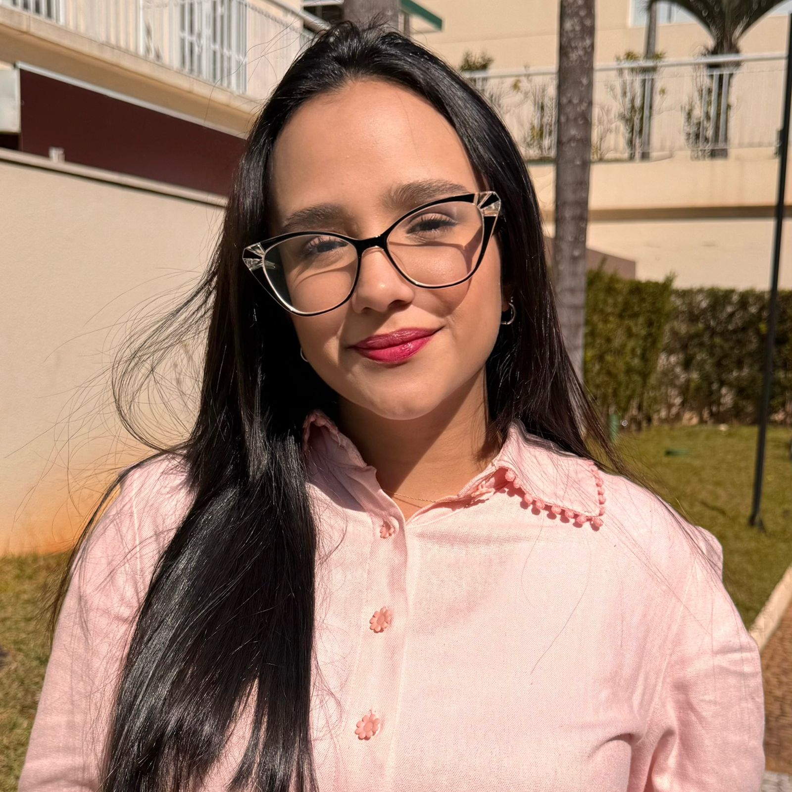 Danos Morais: O Que É, Quando Cabe e Como a Lei Protege Você - Ana Claúdia Alves de Sousa / Assistente Jurídico